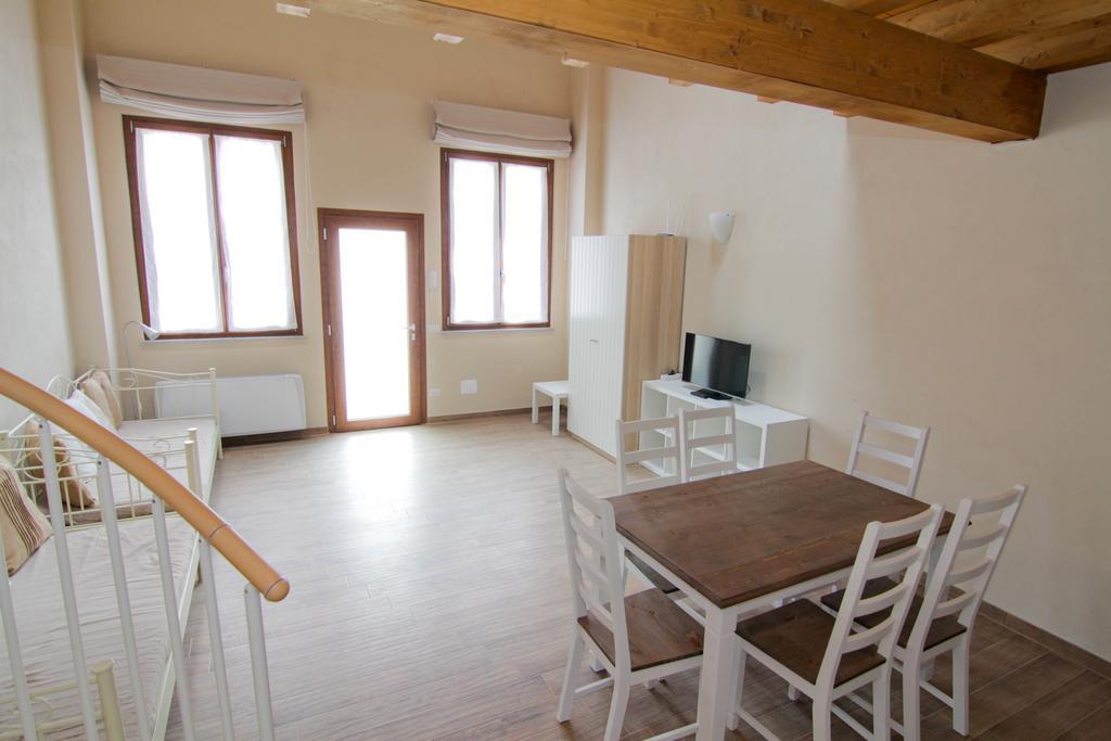 Agriturismo Cascina Della Fontana Lodi Cameră foto